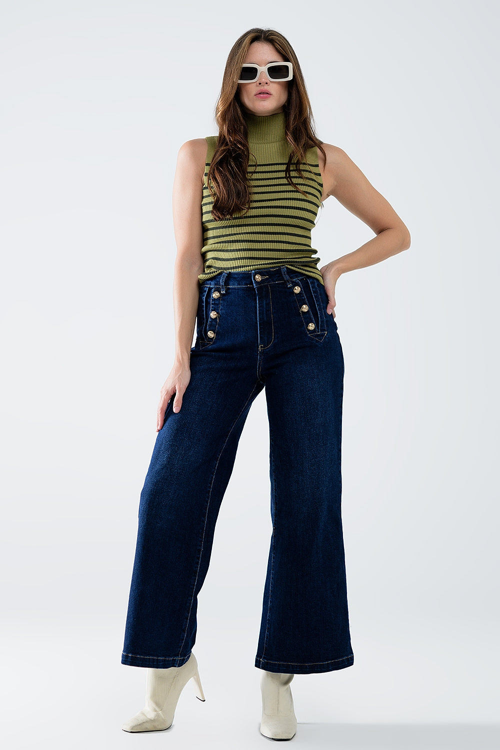 Jeans estilo marinero de pierna ancha con botones dorados