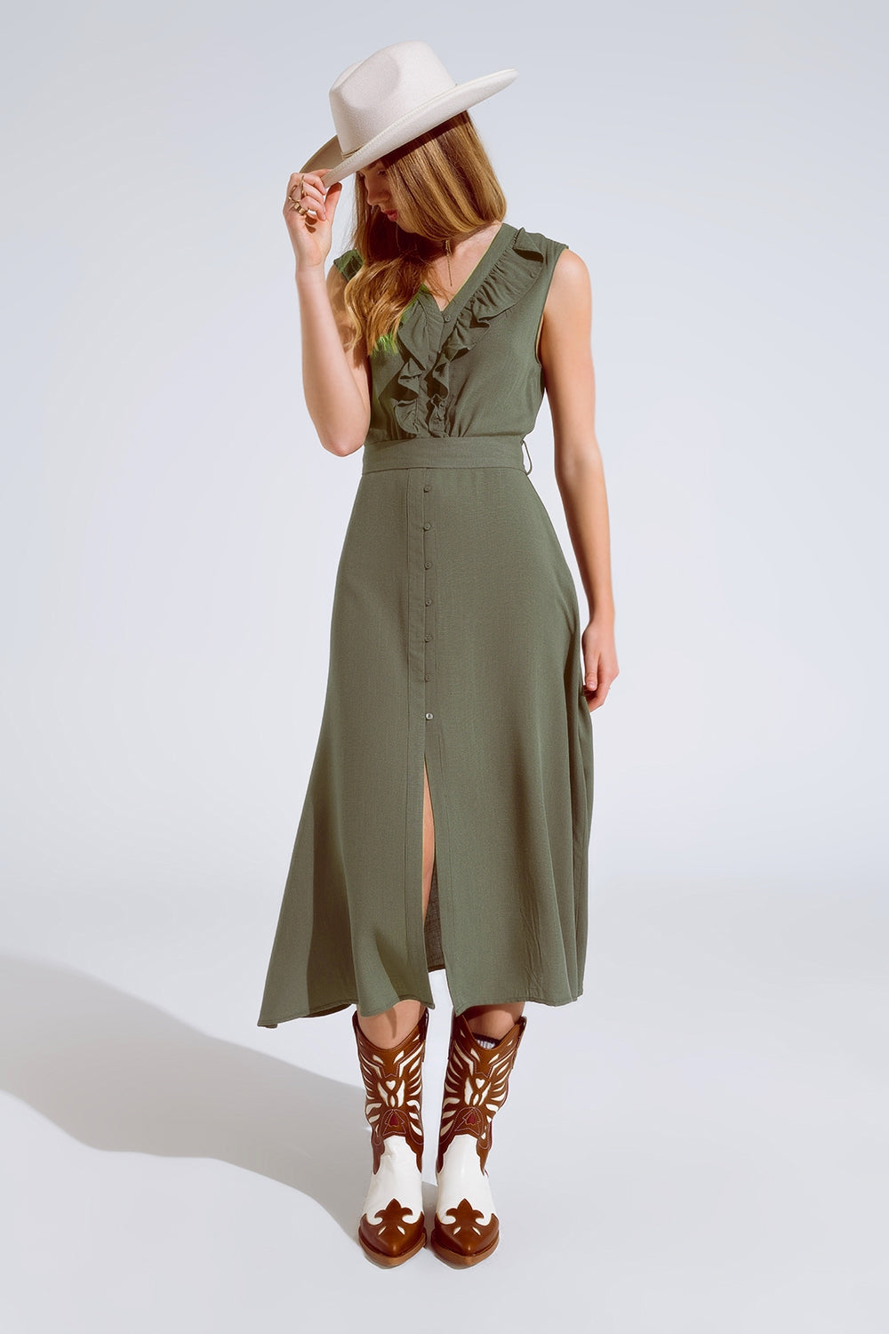 Maxi dress in khaki with ruffle and button detail