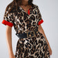 Vestido largo de leopardo con botones y detalles en rojo