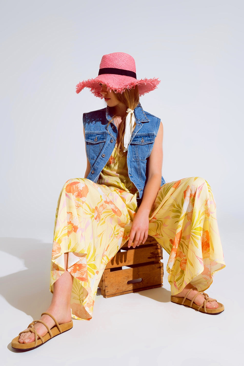 Mono maxi amarillo con estampado tropical