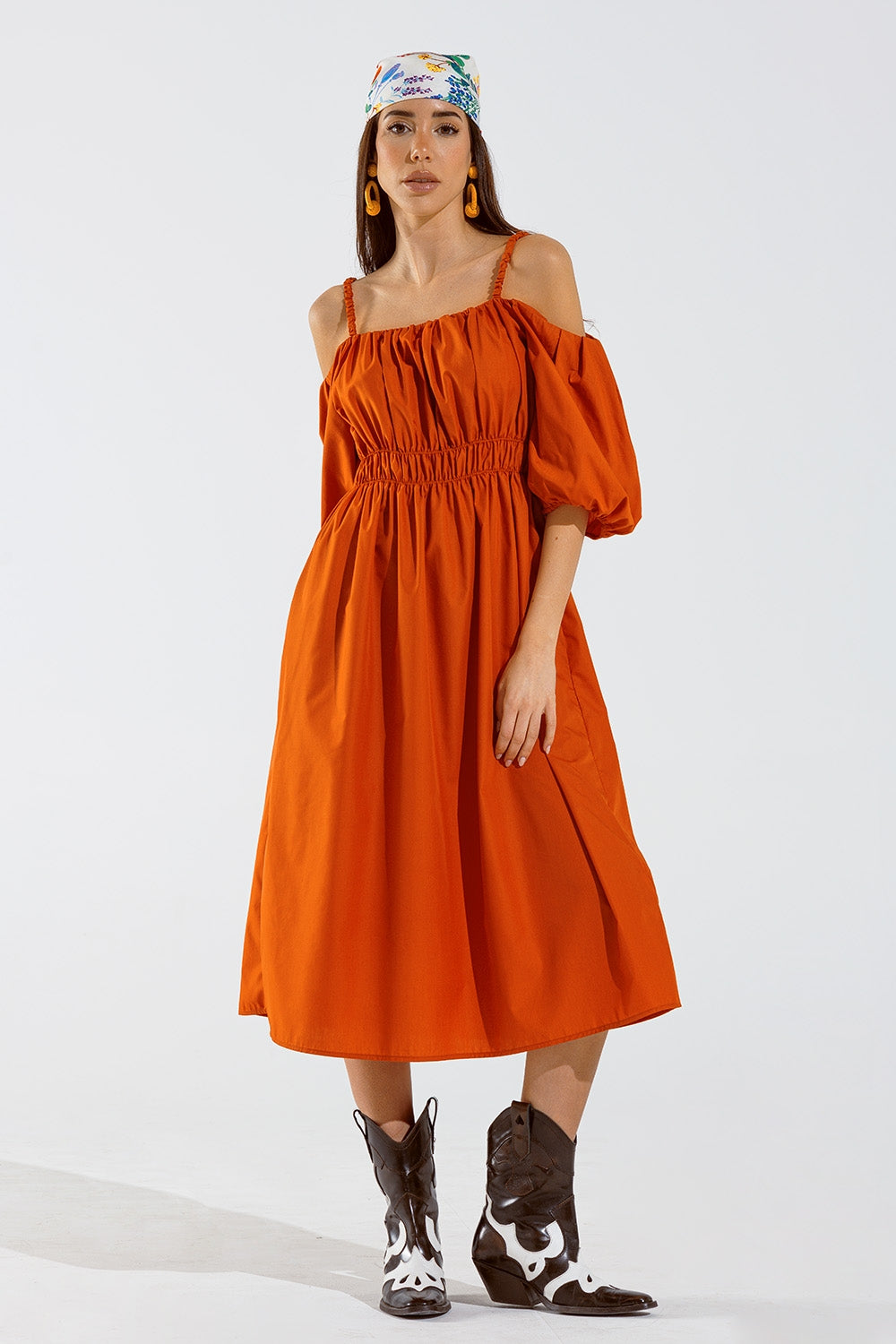 Midi orange dress with short sleeves and straps