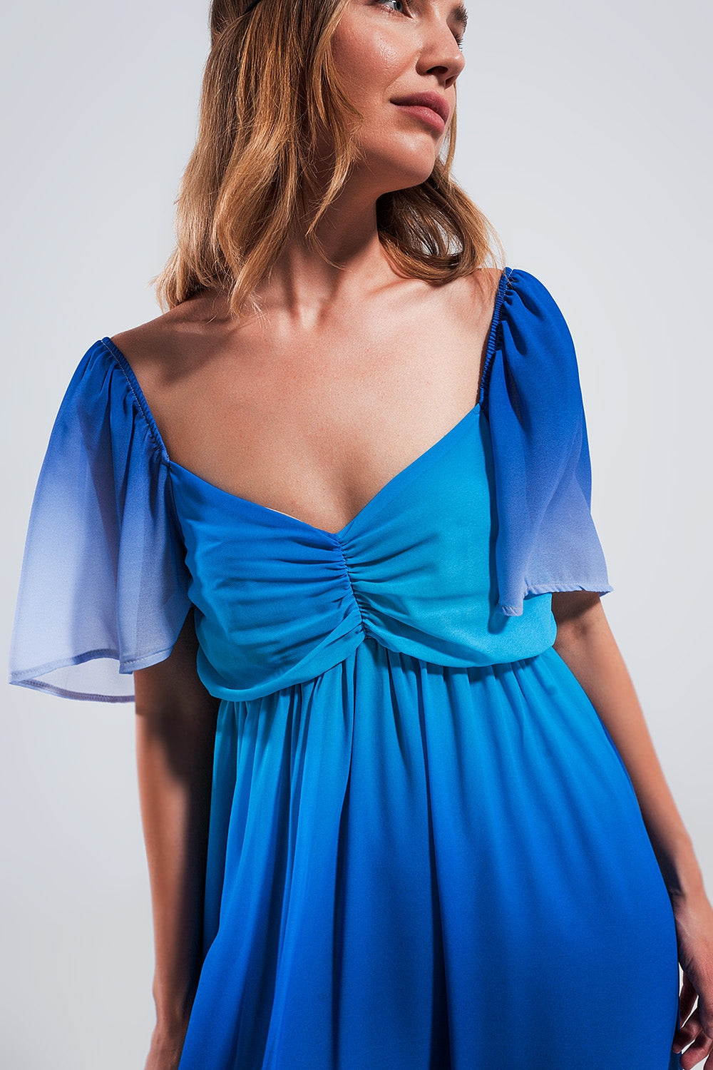 Vestido largo con escote corazón degradado en azul