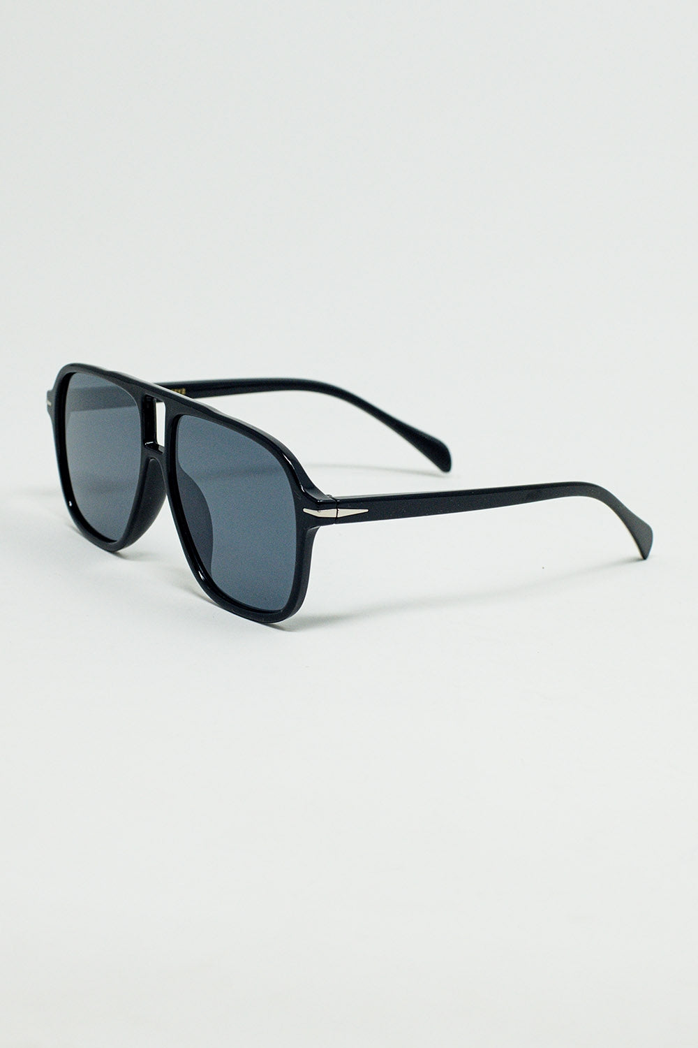 Oval Aviator Sunglasses With Smoke Black Lens in Black