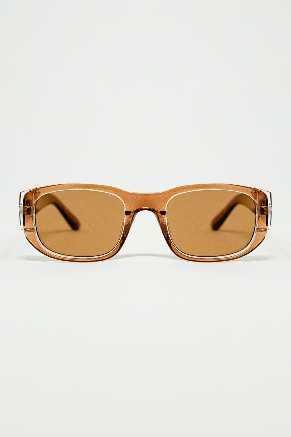 Q2 Oval Sunglasses with High Gloss Transparent Camel Frames