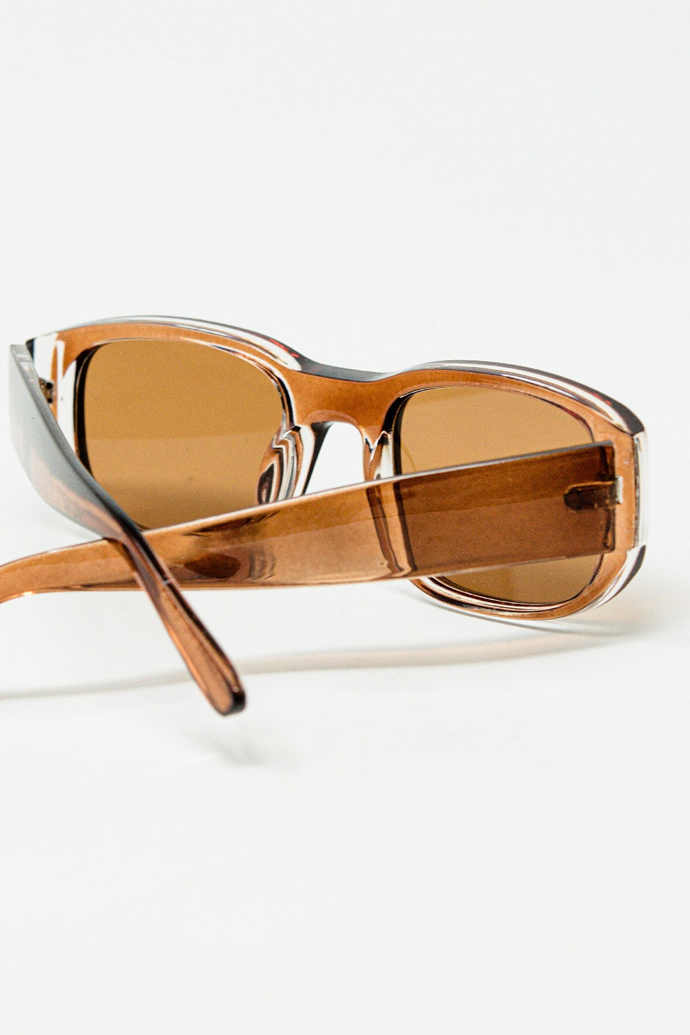 Oval Sunglasses with High Gloss Transparent Camel Frames