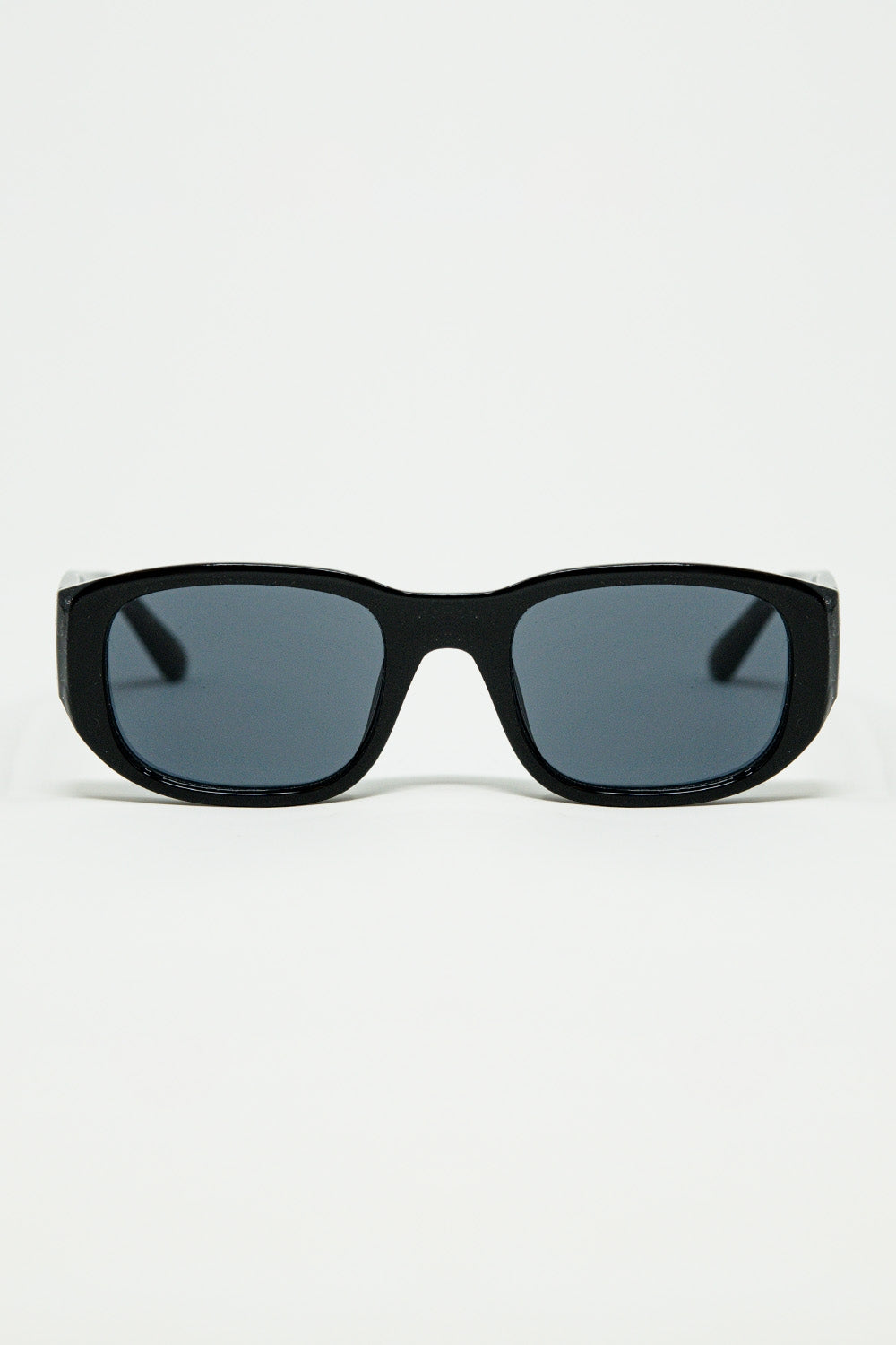 Q2 Oval Sunglasses with High Gloss Transparent Frames in black