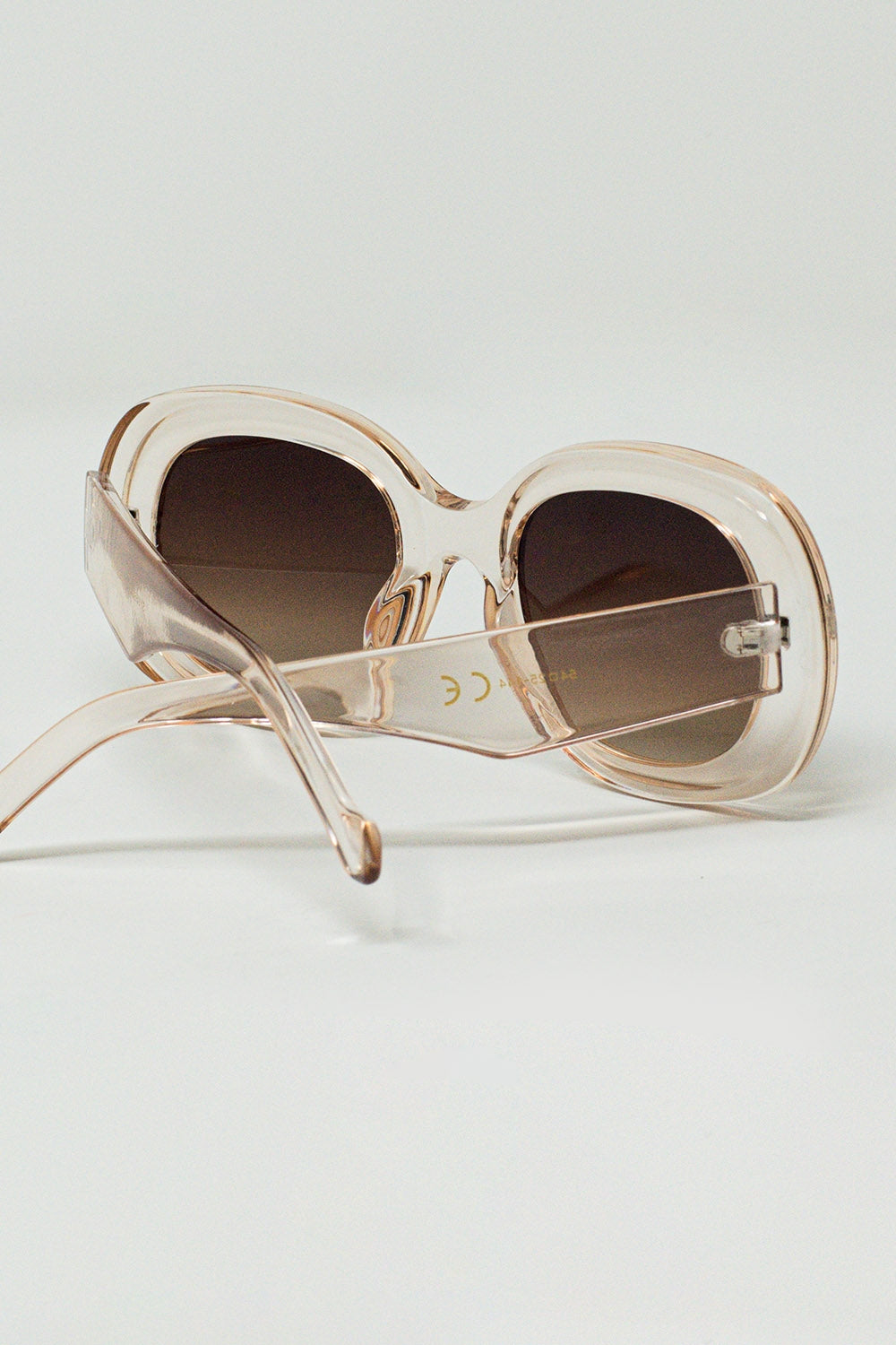 Oversized Circular Sunglasses in translucent white