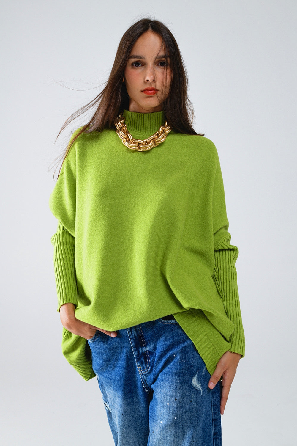 Q2 oversized cozy green sweater with ribbed sleeves