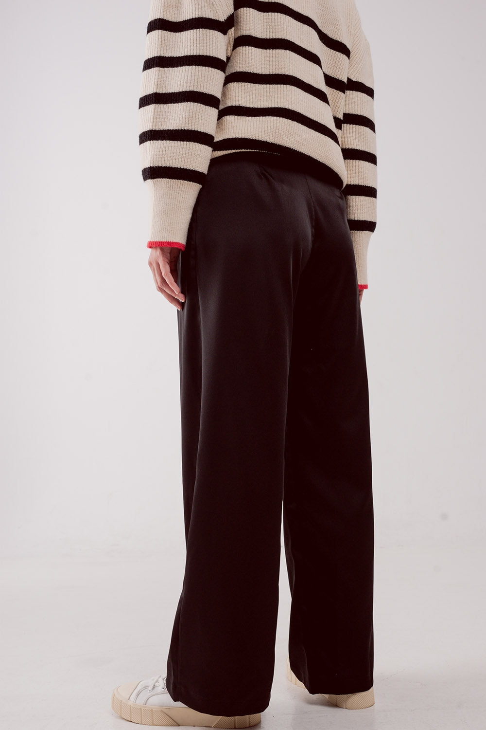 Palazzo pleated pants in black