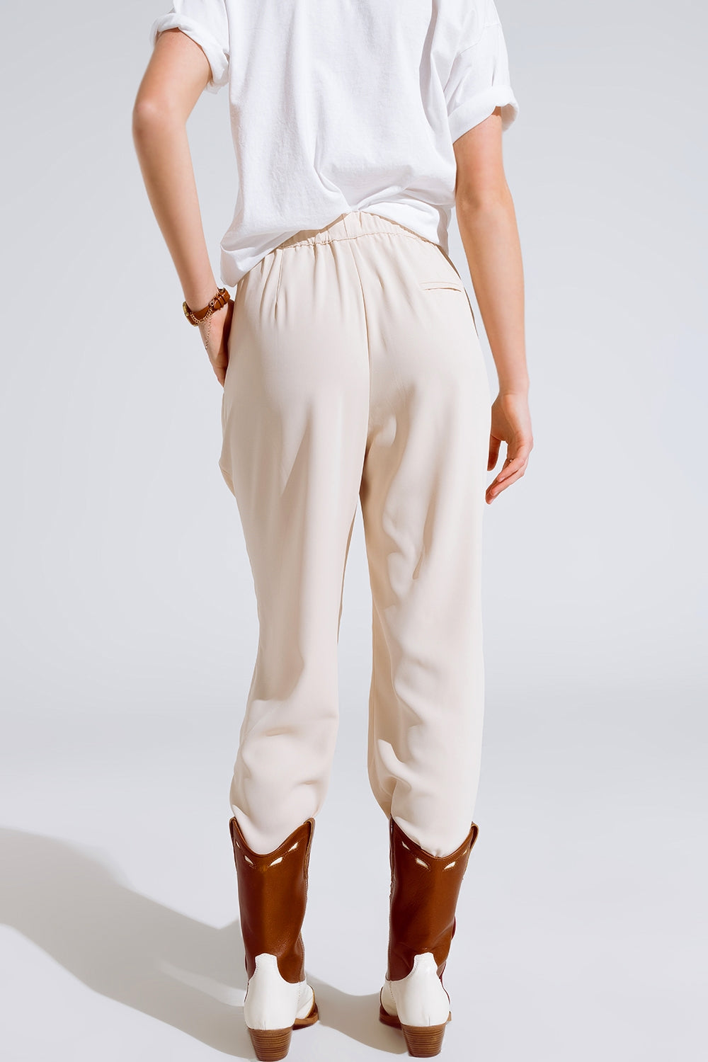 Pants In beige With Front Pockets And Drawstring Closing