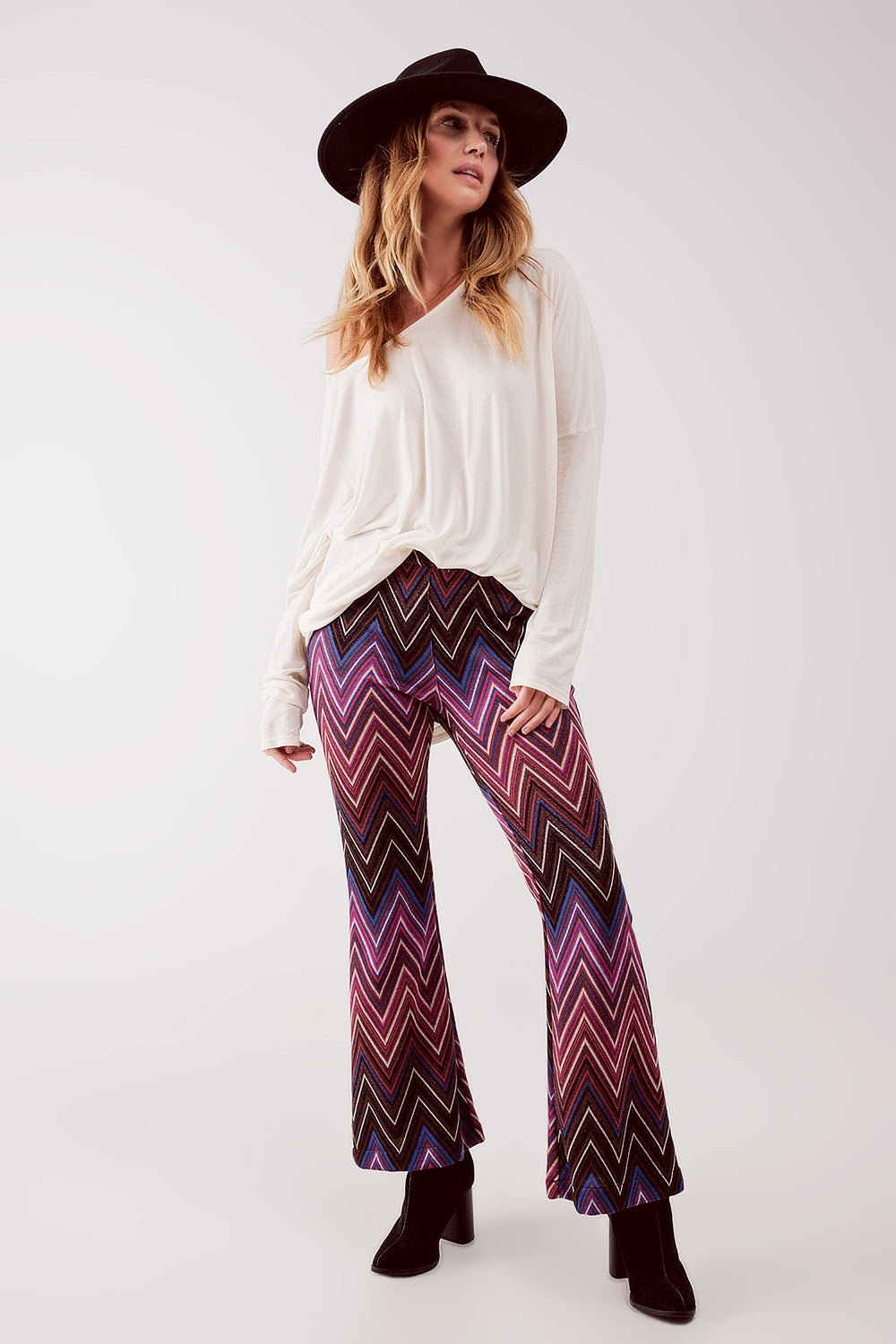 Pants in fuchsia geo print