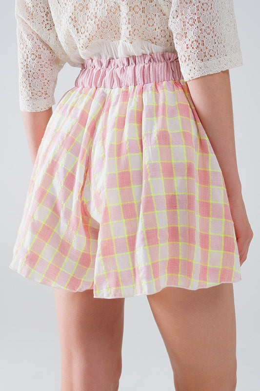 Pink Checkered print shorts with tight-fitting waist detail