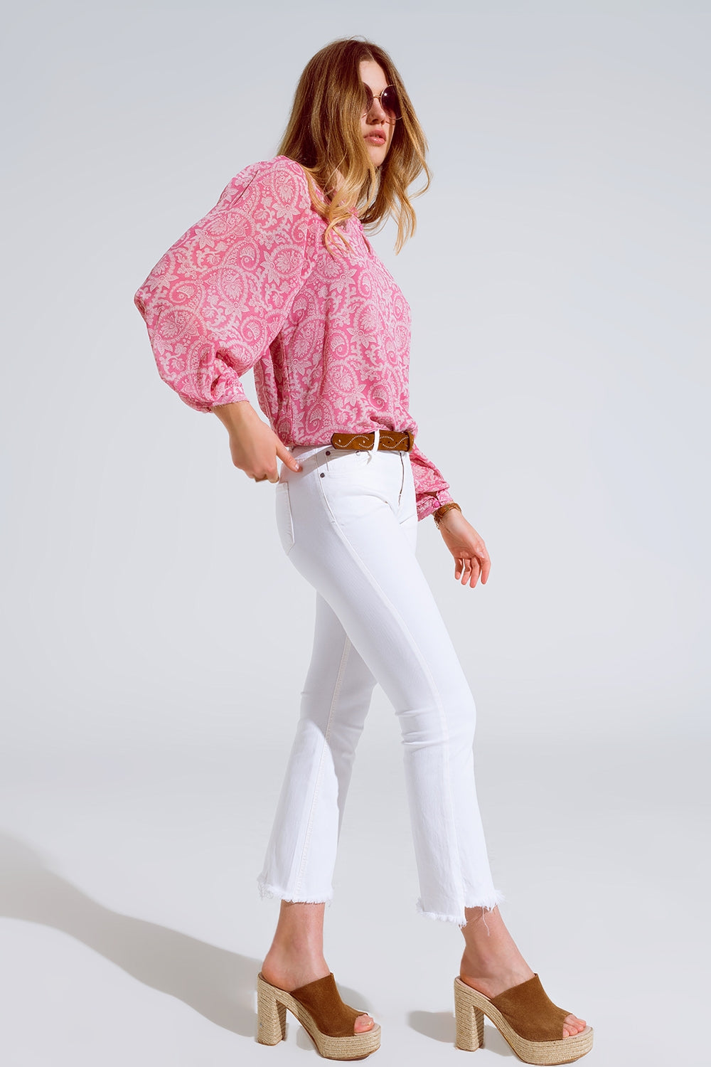 Blusa rosa de gasa con estampado floral y manga larga tipo globo