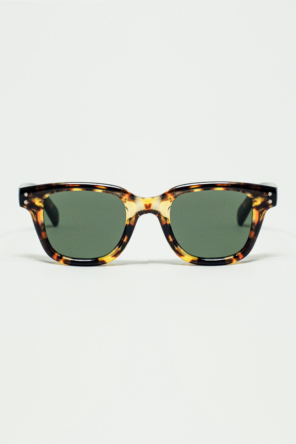 Q2 Polarised Sunglasses with dark Lens With Tortoise Sheel Frame