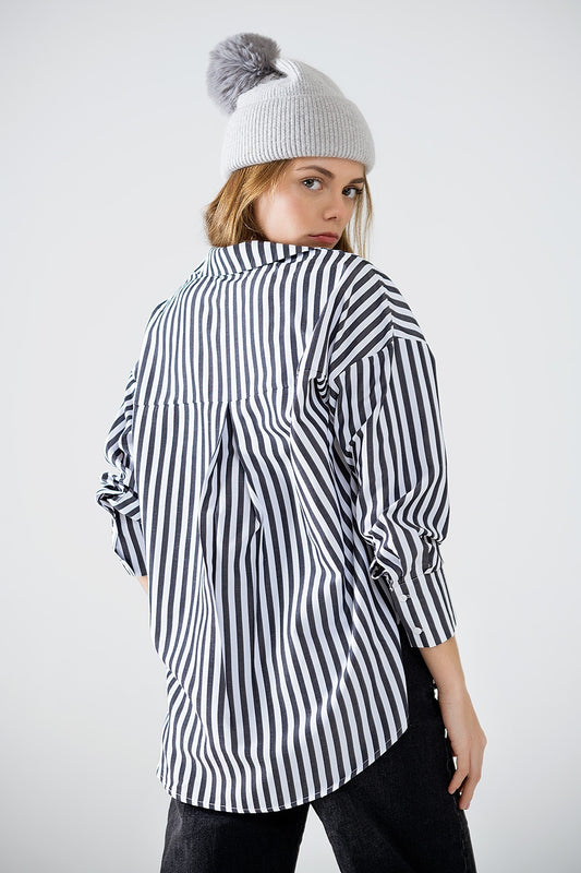 Poplin shirt with vertical stripes in black and chest pocket