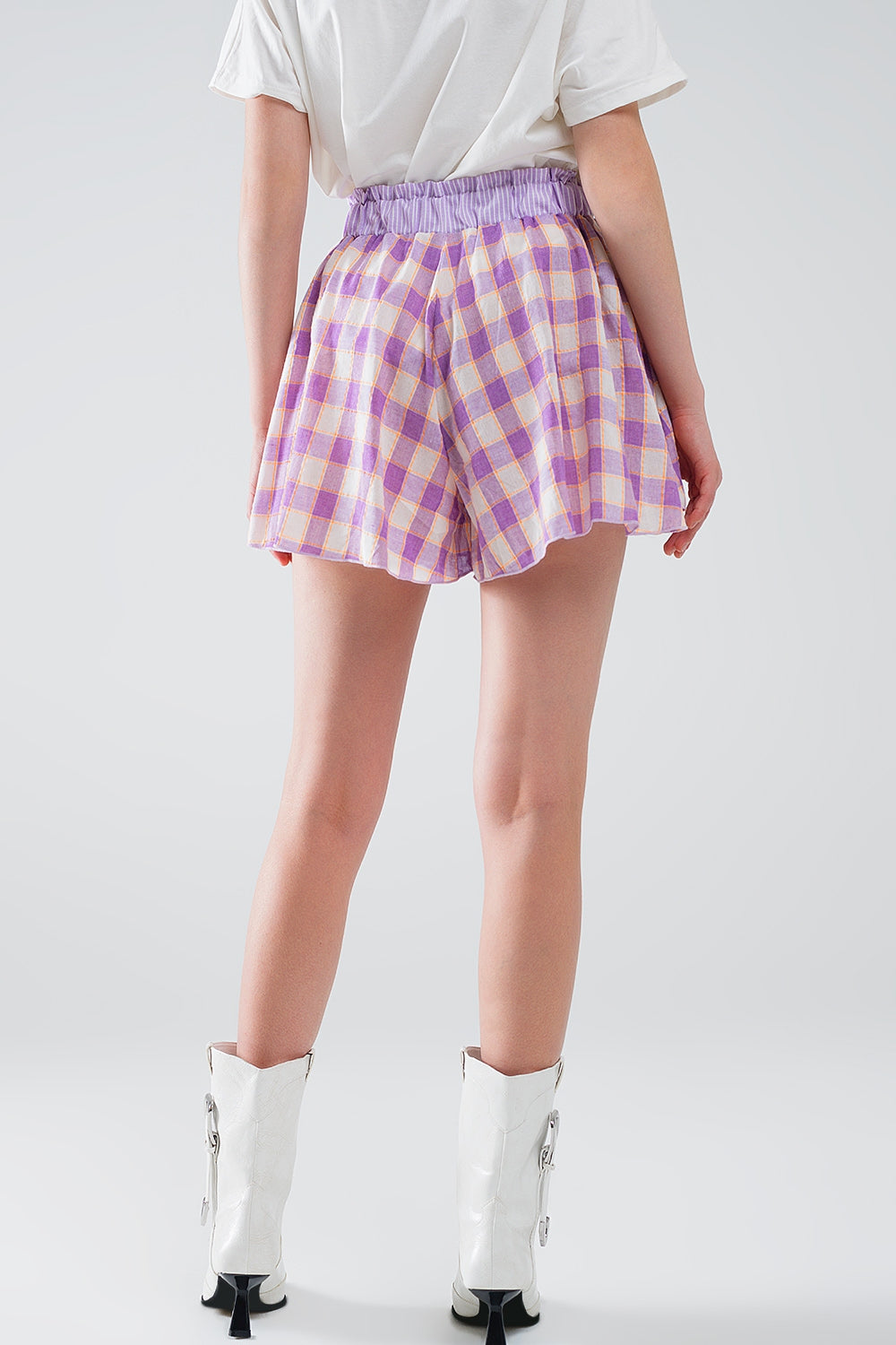 Purple Checkered print shorts with tight-fitting waist detail