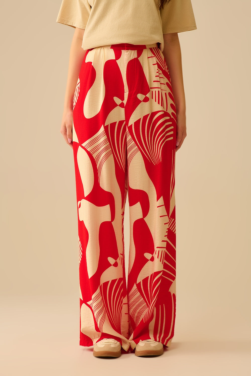 Q2 Red abstract print wide-leg trousers