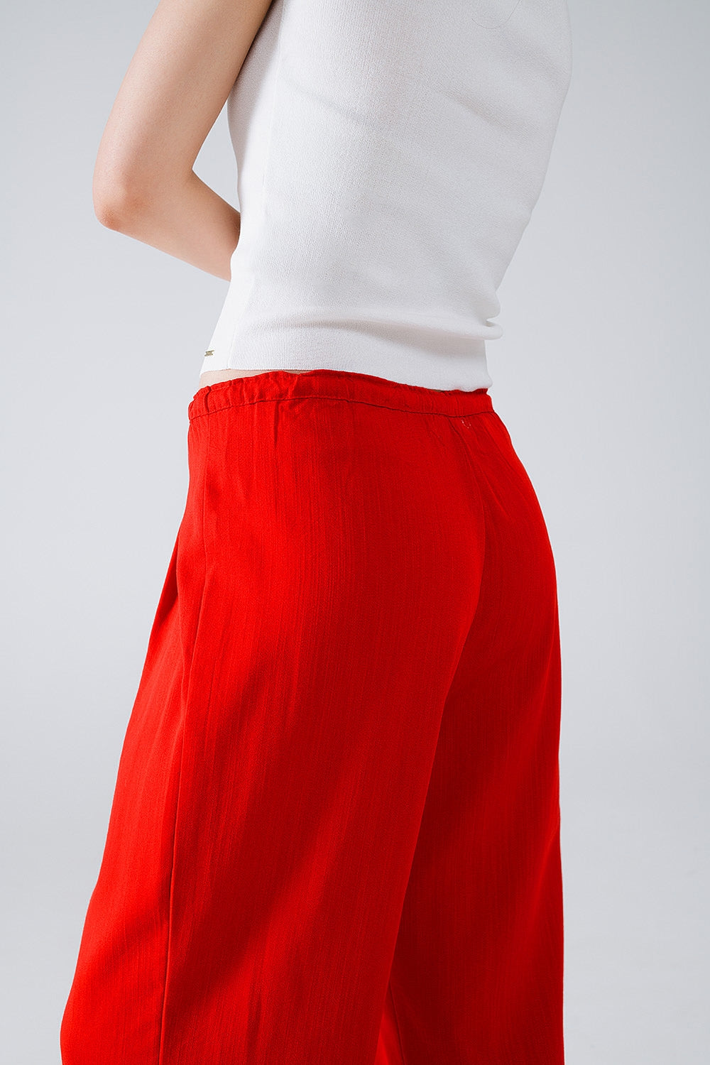 Red Relaxed Pants With Drawstring Closing And Side Pockets