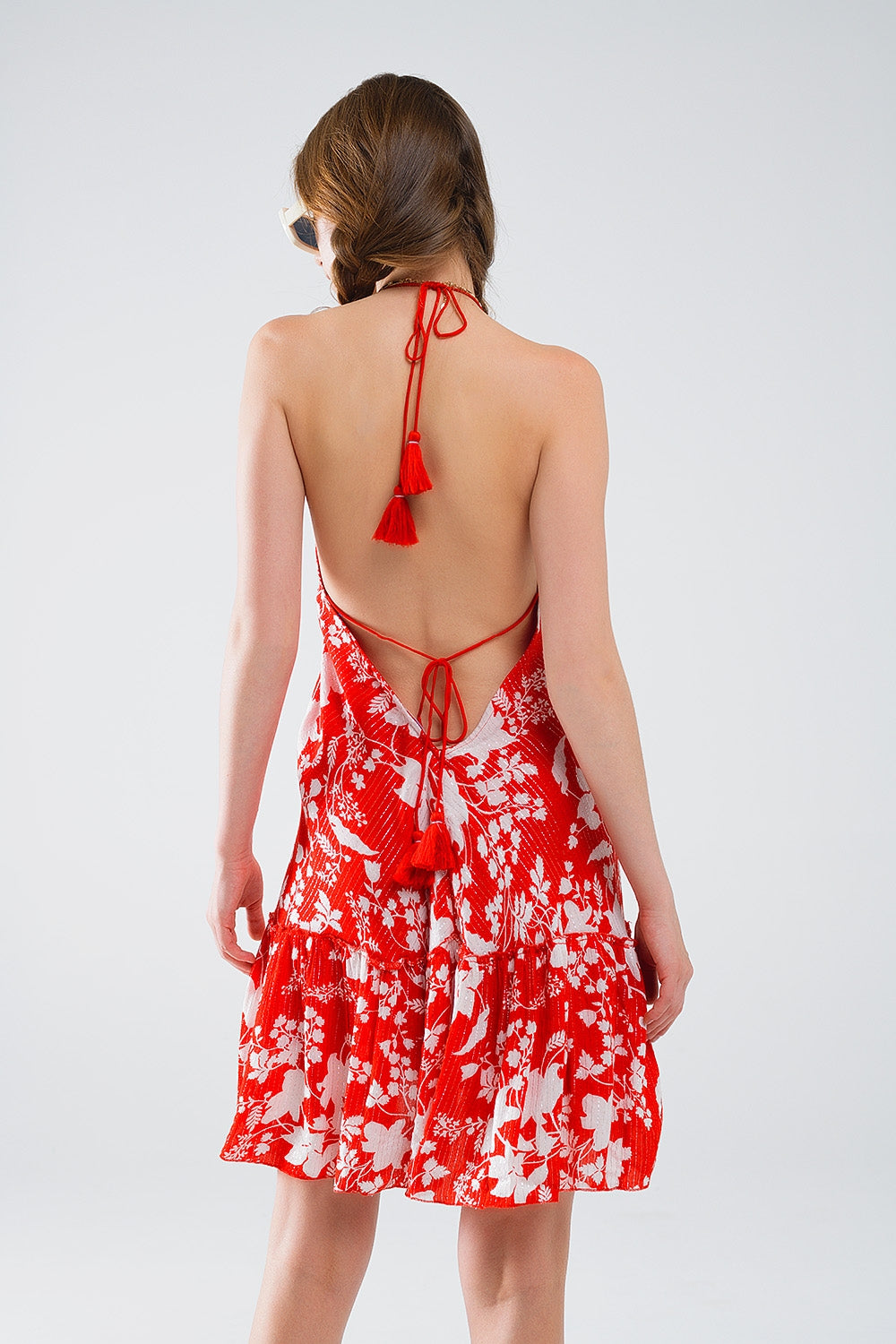 Vestido corto boho rojo con estampado de flores y detalle de lurex