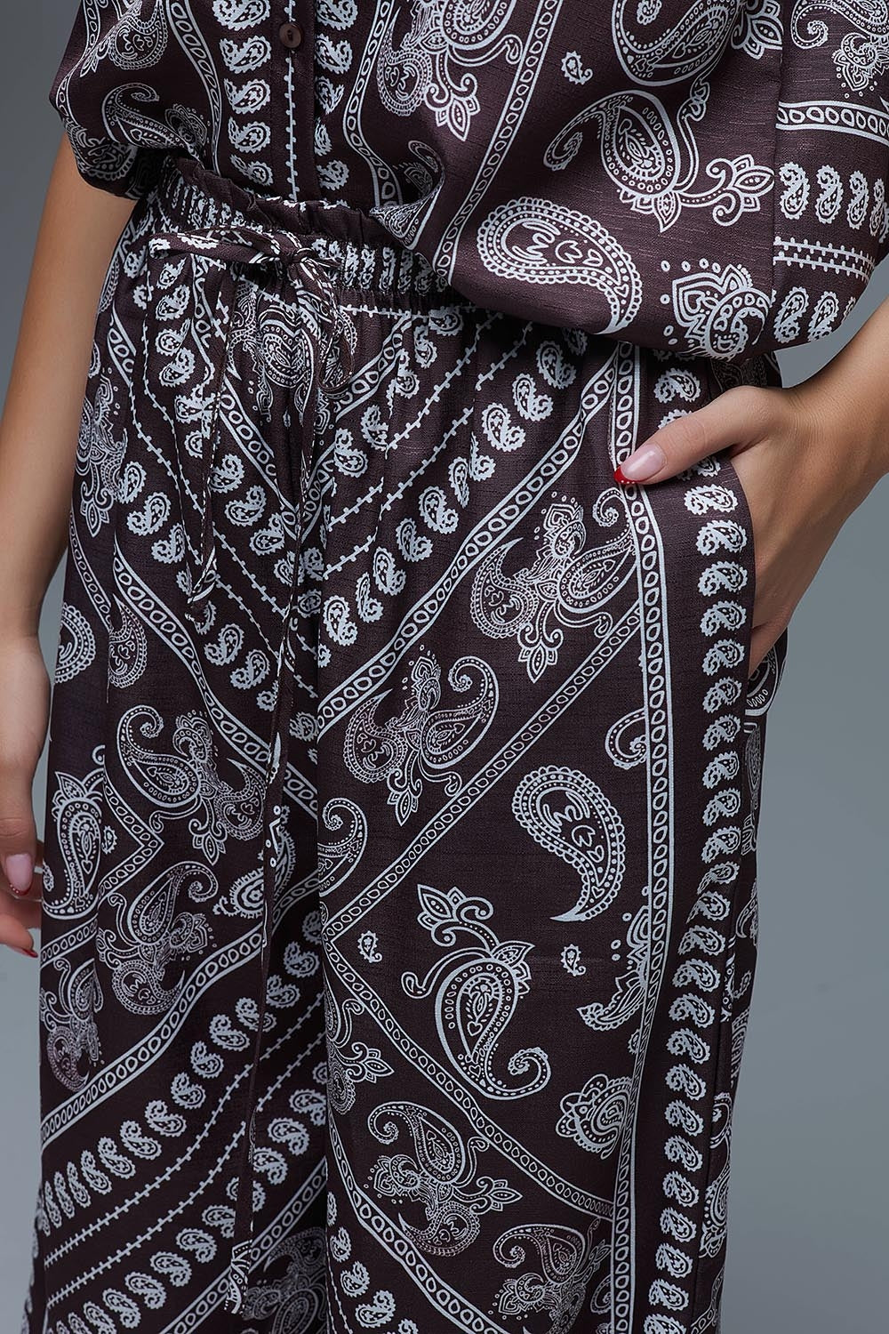 Relaxed Paisley Print Pants With Adjustable Drawstring in Brown