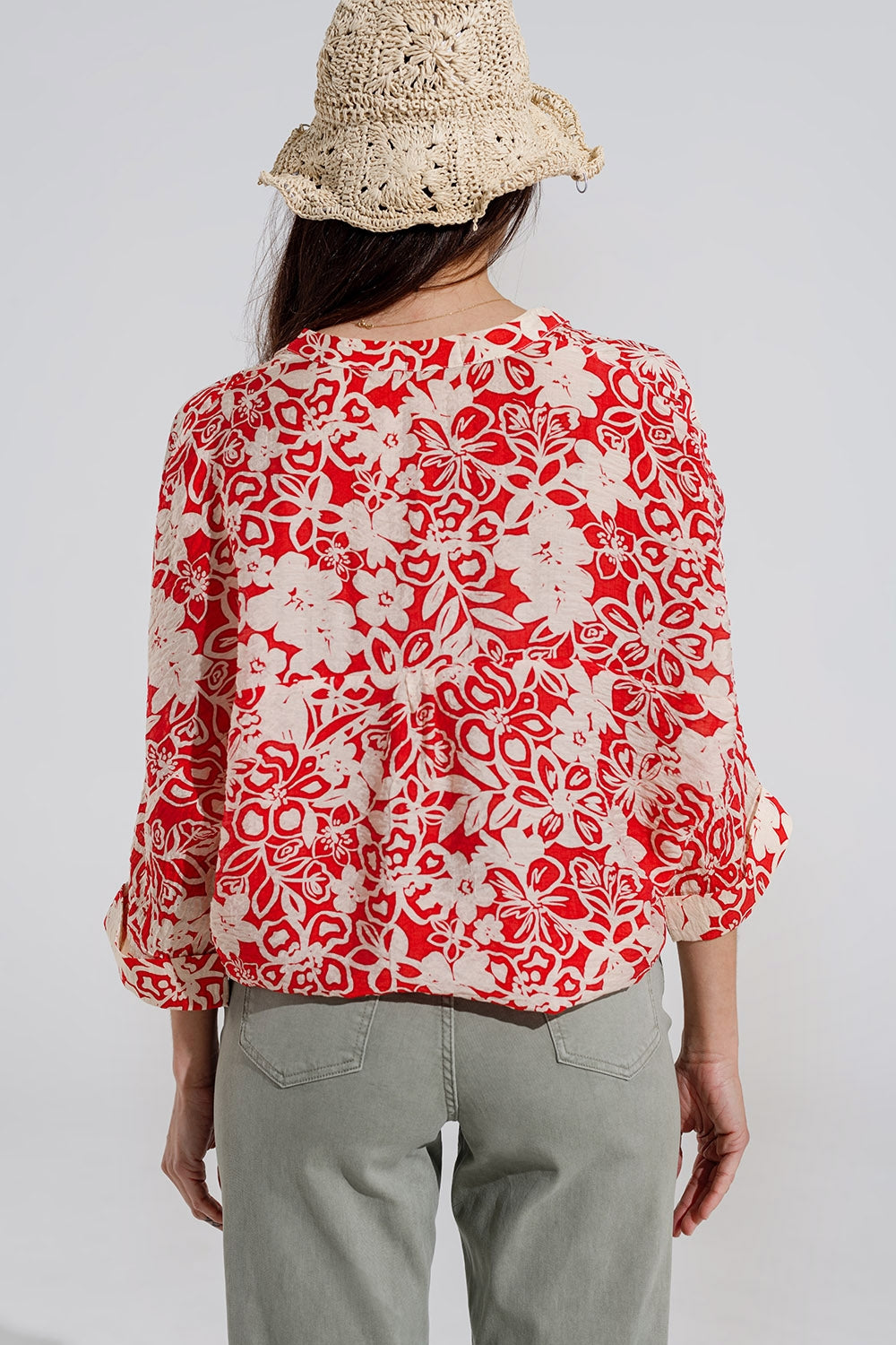 Blusa holgada con estampado floral rojo y mangas acampanadas