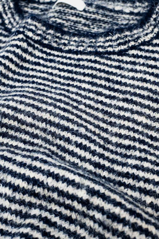 Relaxed stripped Sweater in navy and White