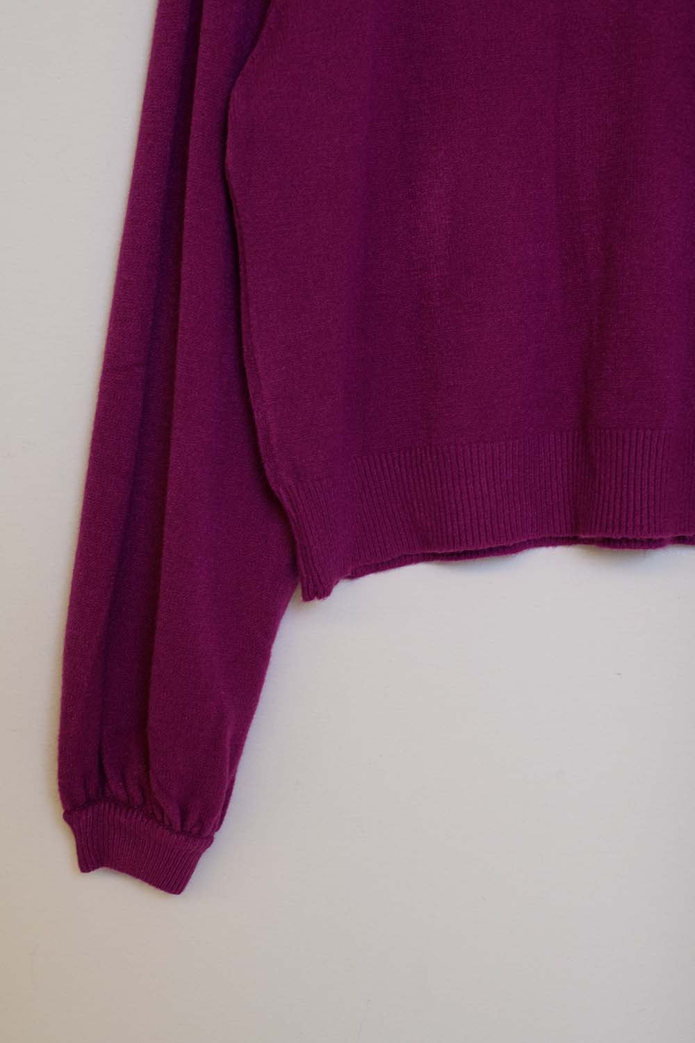 relaxed style aubergine jumper with balloon sleeves
