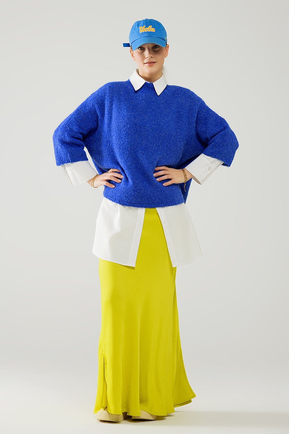 Relaxed sweater with french sleeve and crewneck in blue ink