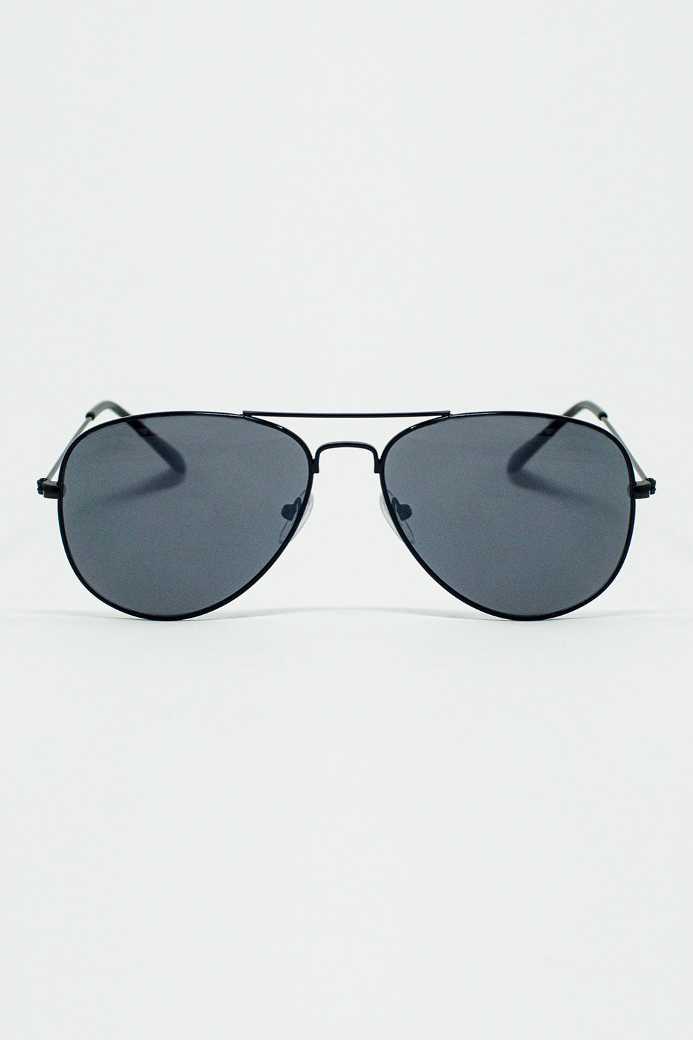 Q2 Retro Aviator SunglassesWith Smoke Lense in Black