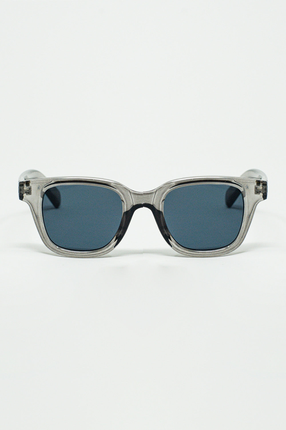 Q2 Retro Round Sunglasses With Smoke Black Lense and Transparent Gray Frame