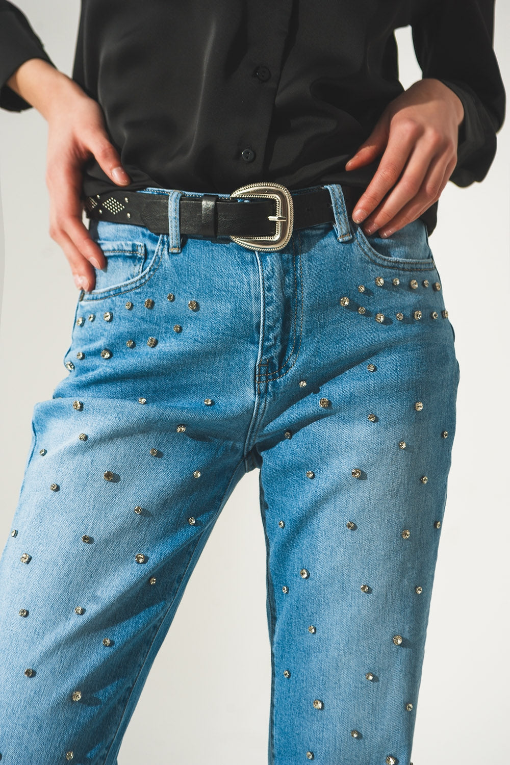 Ripped embellished jeans in lightwash