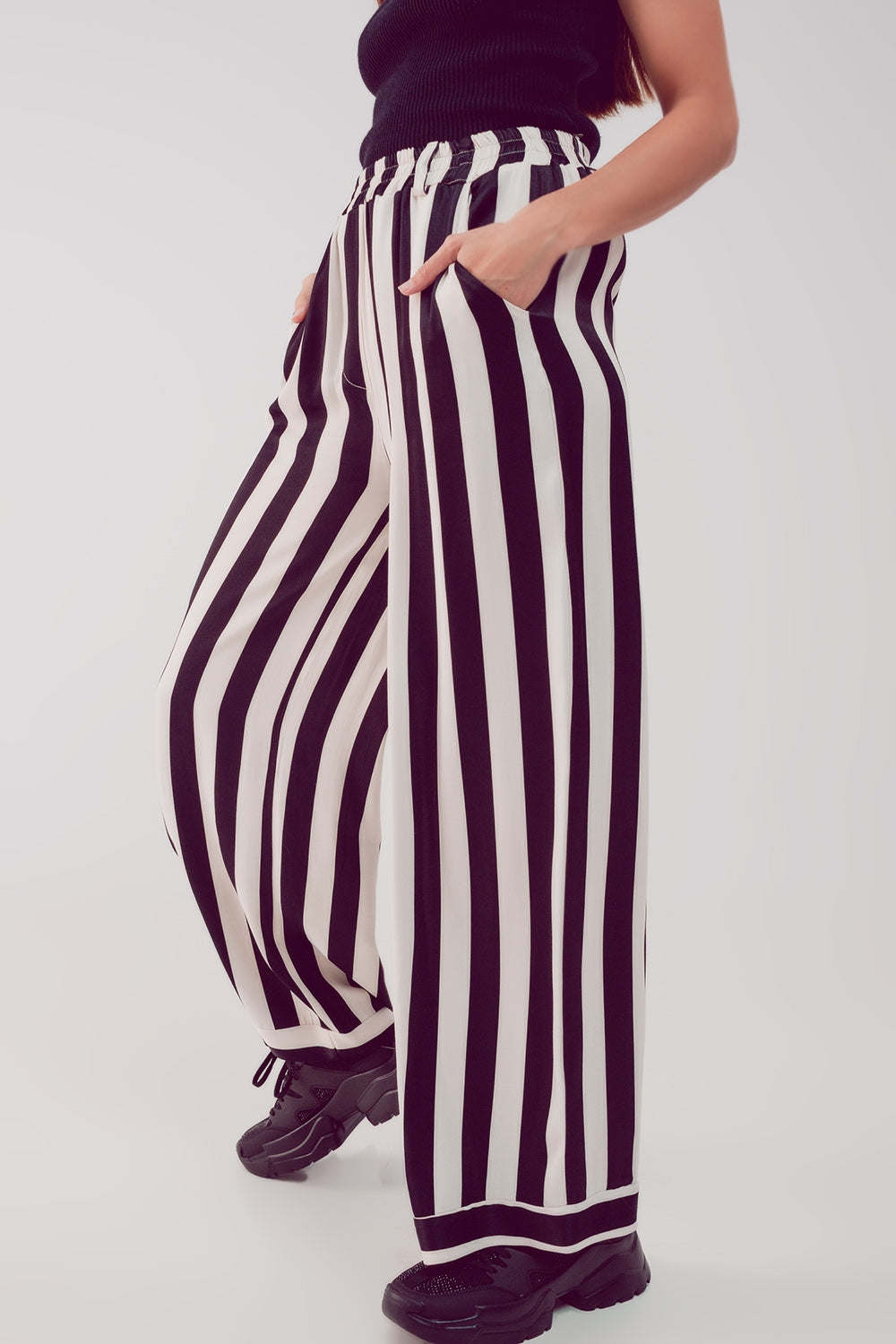 Satin wide leg stripe pants in black