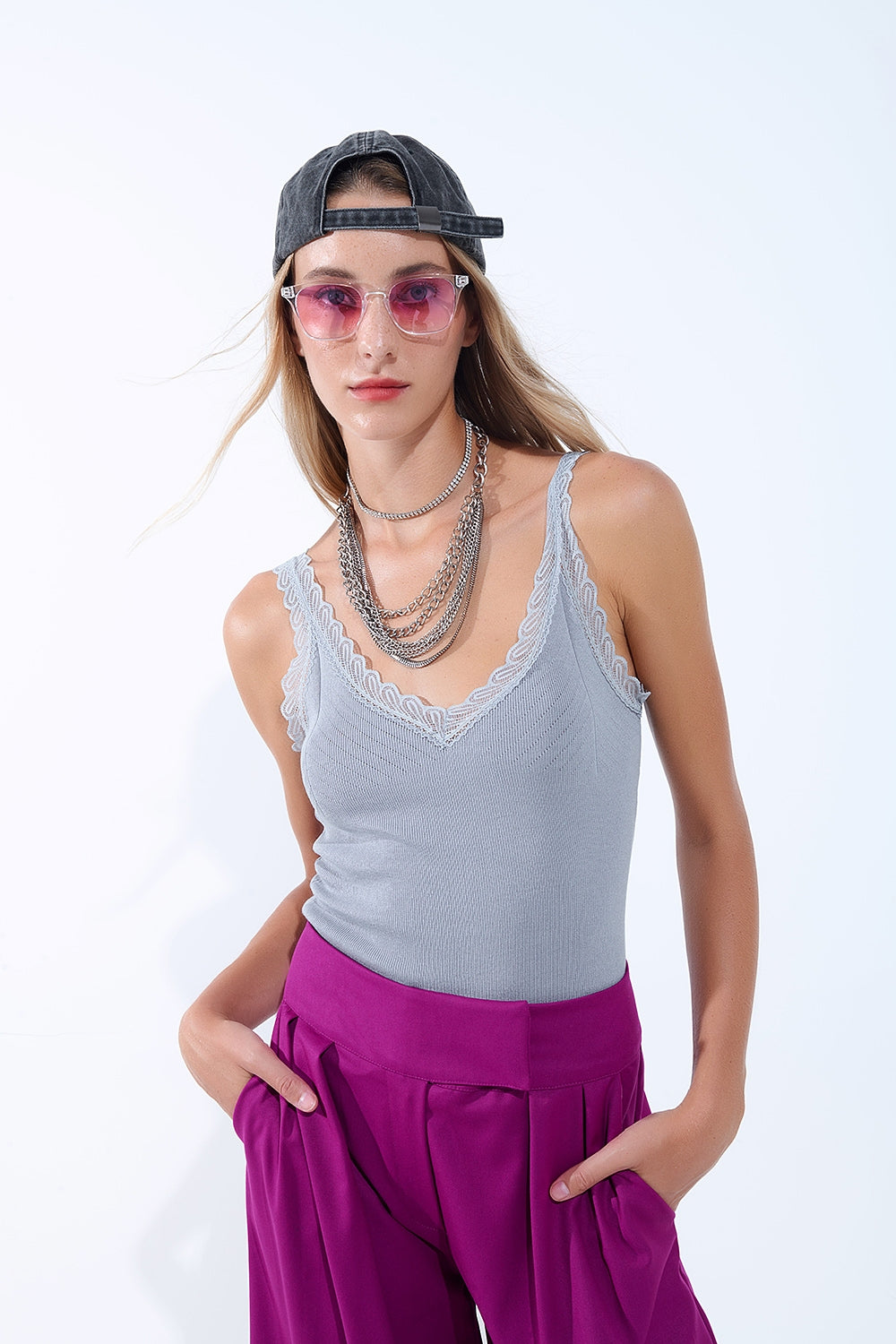 Q2 Scoop Neck Lace knitted Trim Tank Top in Grey