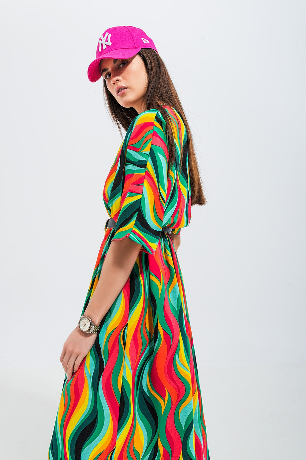 Vestido camisero verde con estampado abstracto de remolinos