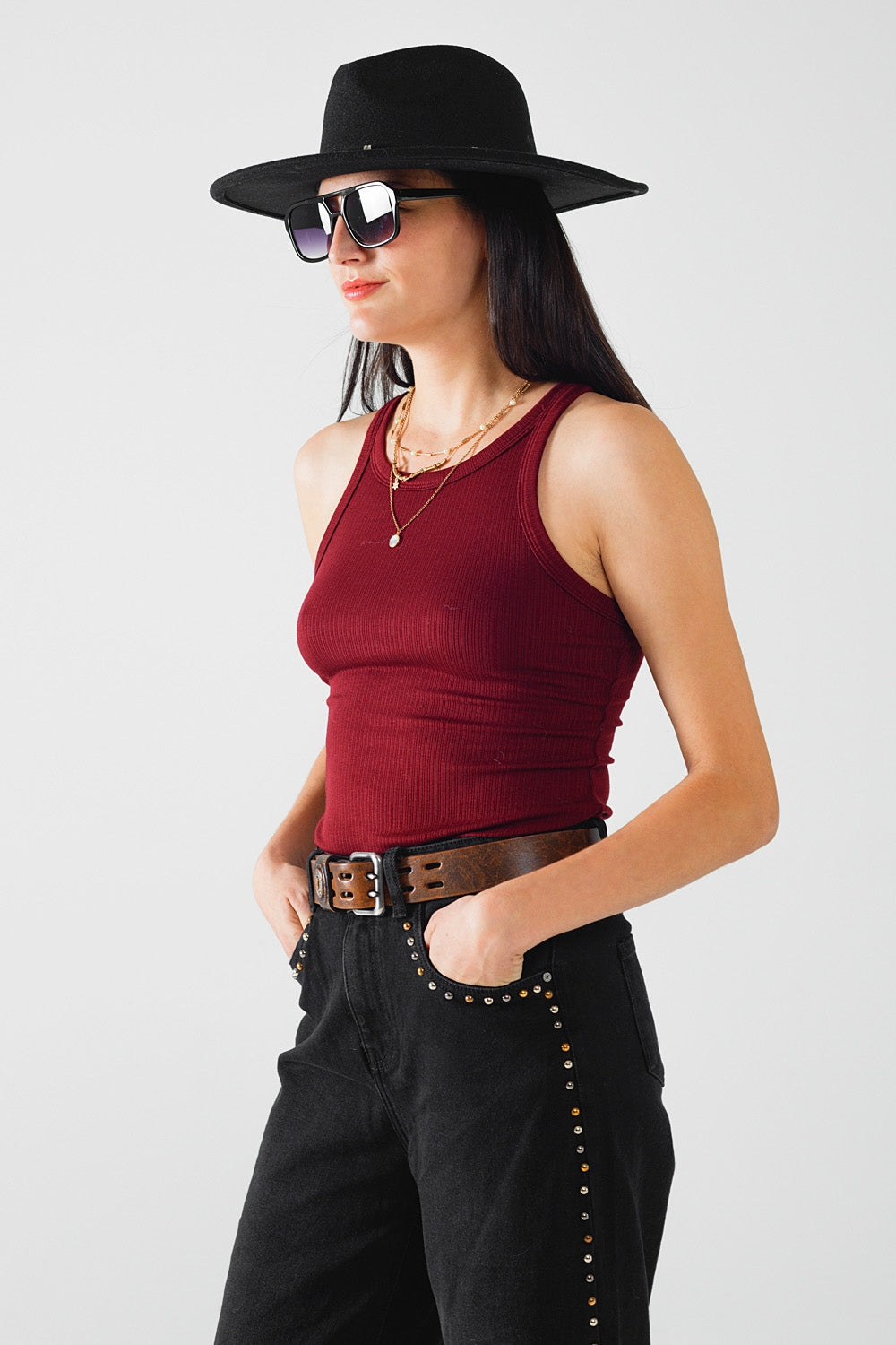 Sleeveless burgundy Top With Ribbed details