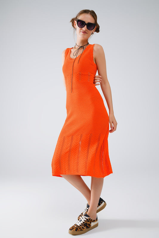 Vestido midi de punto naranja sin mangas y cuello redondo