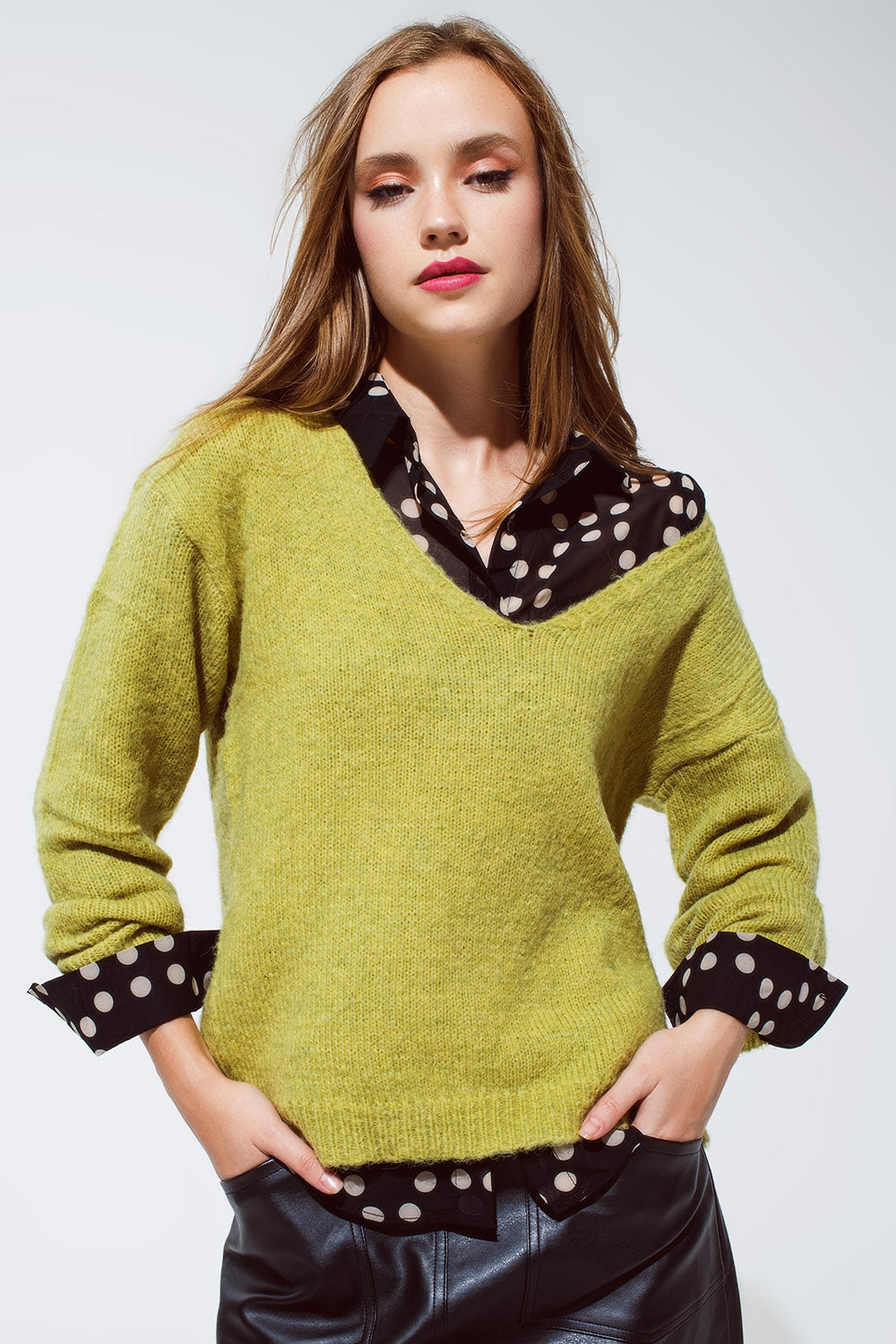 Q2 Soft green jumper with V Neck