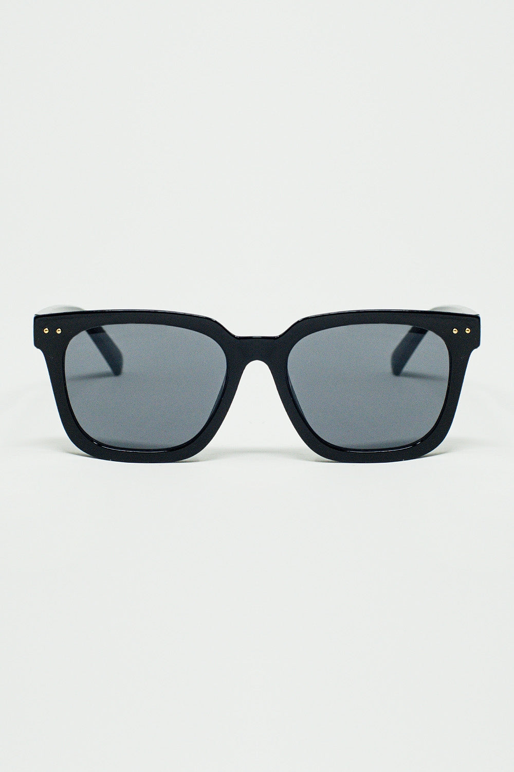 Q2 square bevel frame sunglasses in black