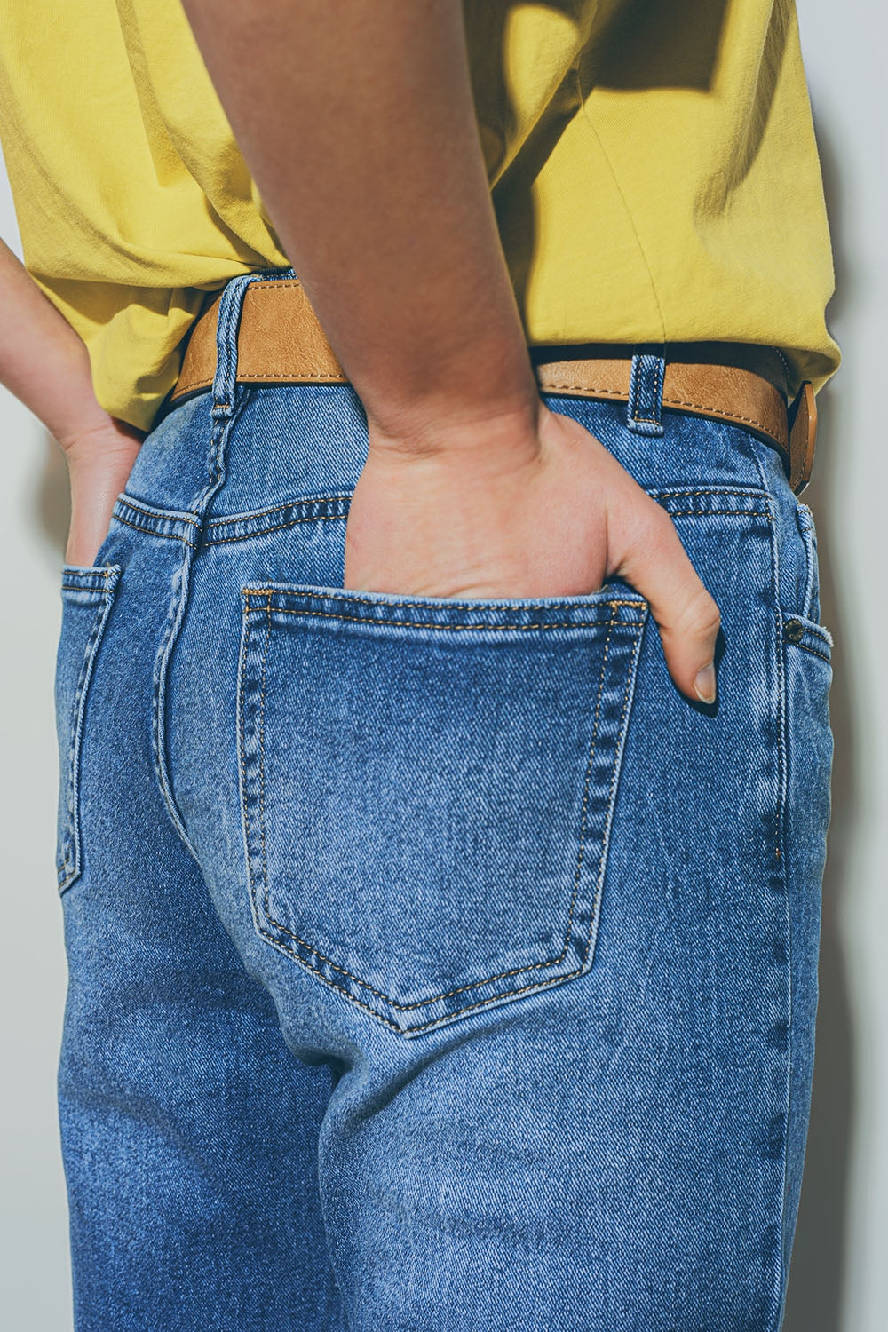 Straight Distressed Jeans in Medium Wash