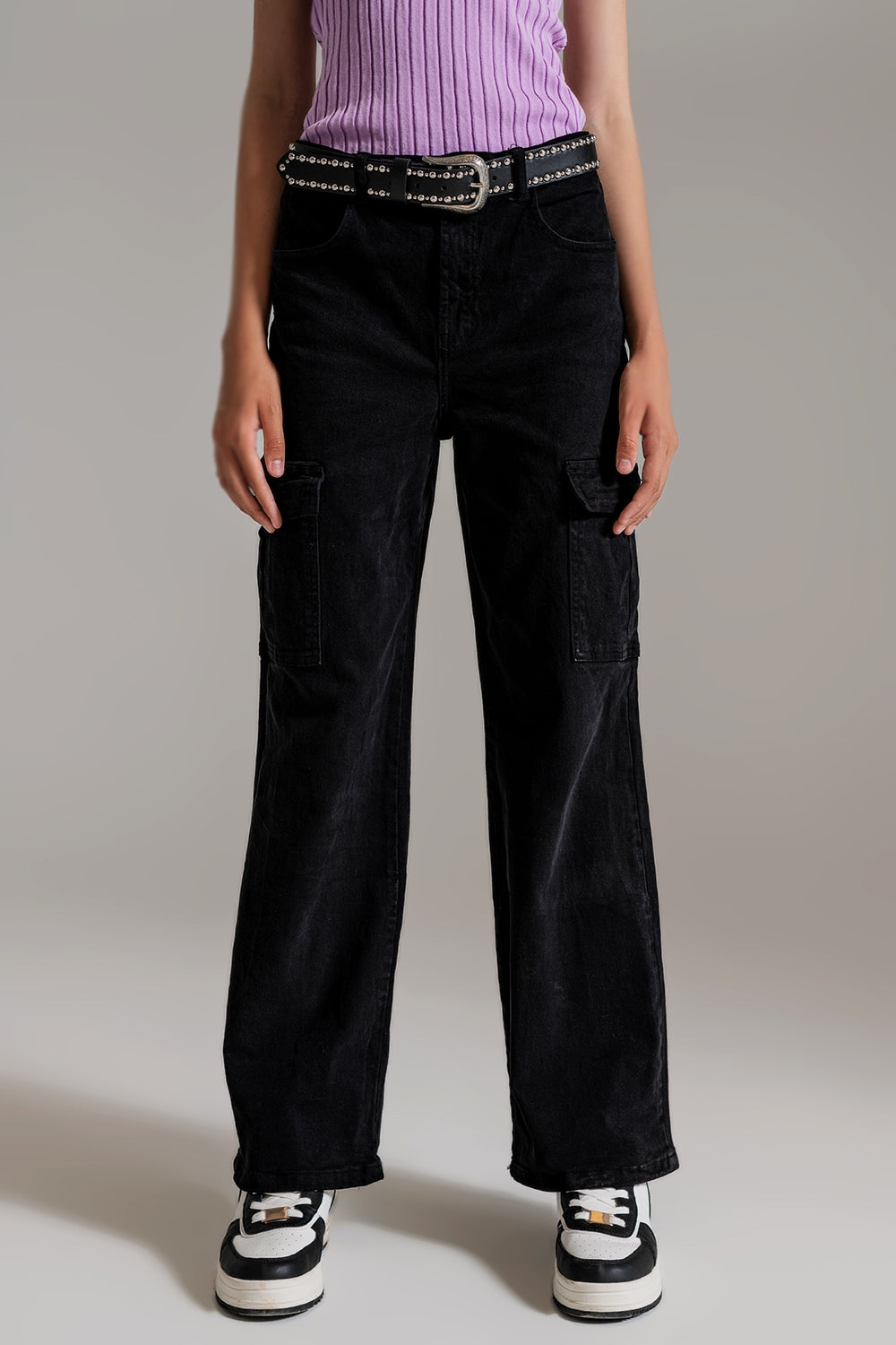 Q2 Straight Leg Cargo Jeans in Black