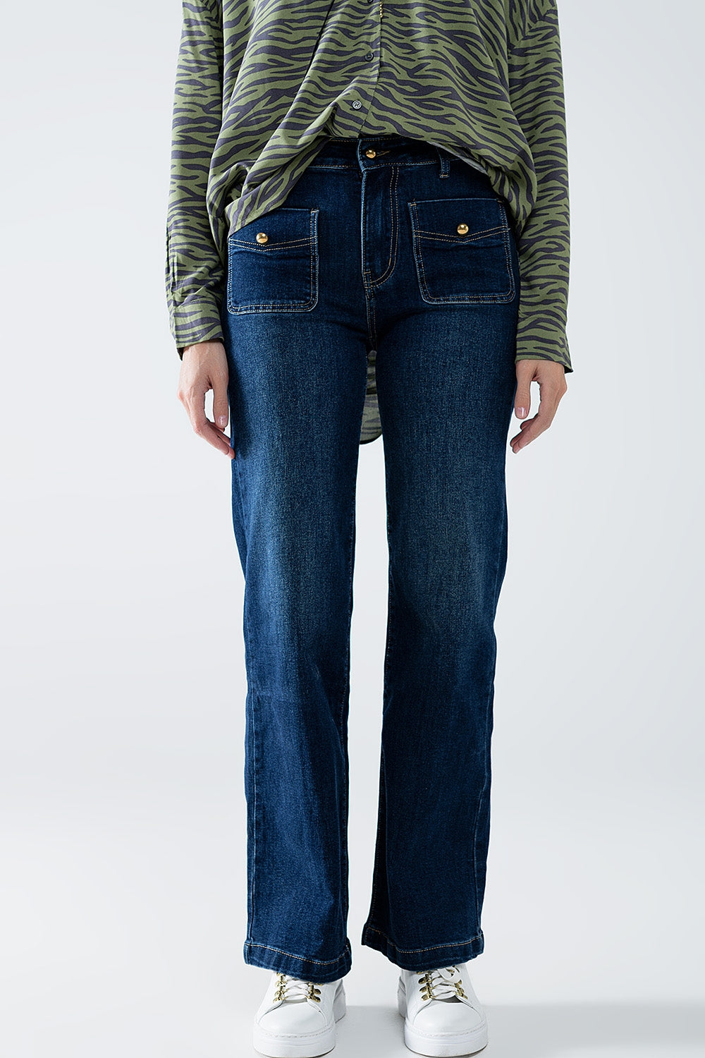 Q2 Straight Leg Jeans With Front Pockets and Button