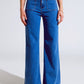 Q2 Straight Leg Jeans With Front Pockets Detail in Mid Wash