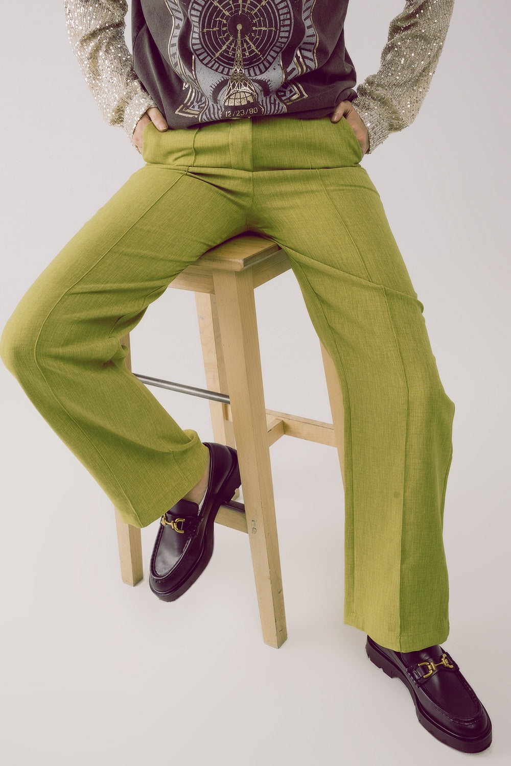 Q2 Straight leg tailored pants in green