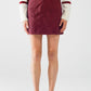 Q2 Straight mini skirt in burgundy with pockets