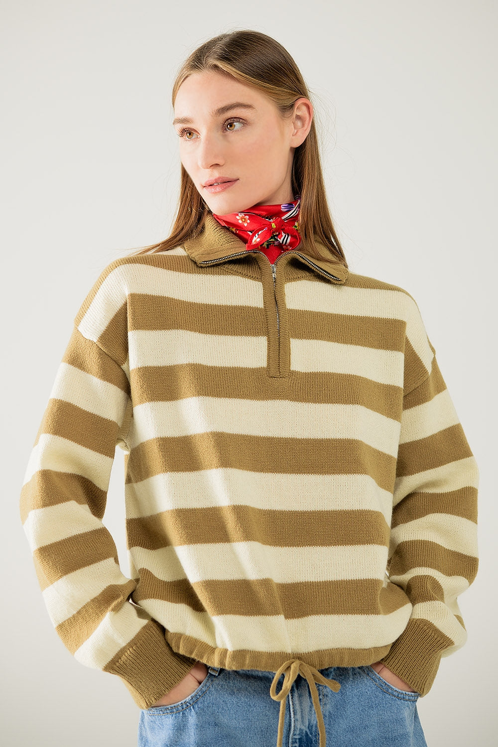 Q2 Striped beige sweater with zipper closure