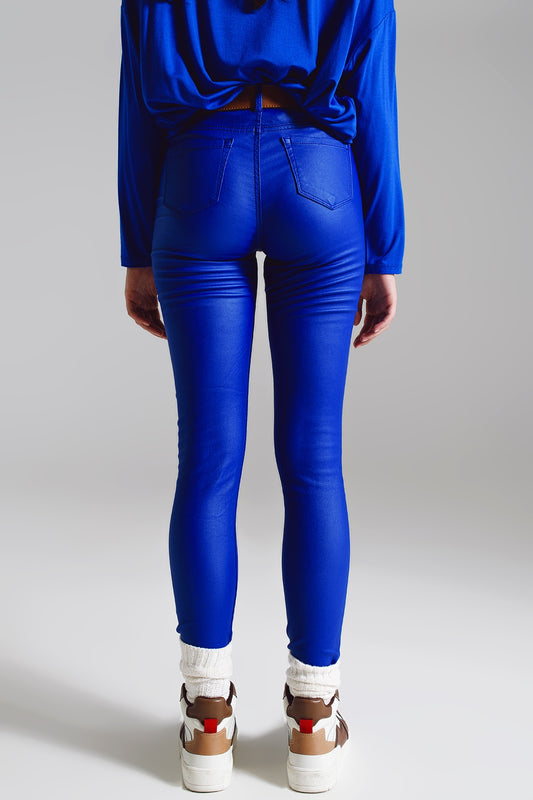 Pantalón super skinny efecto piel en azul eléctrico