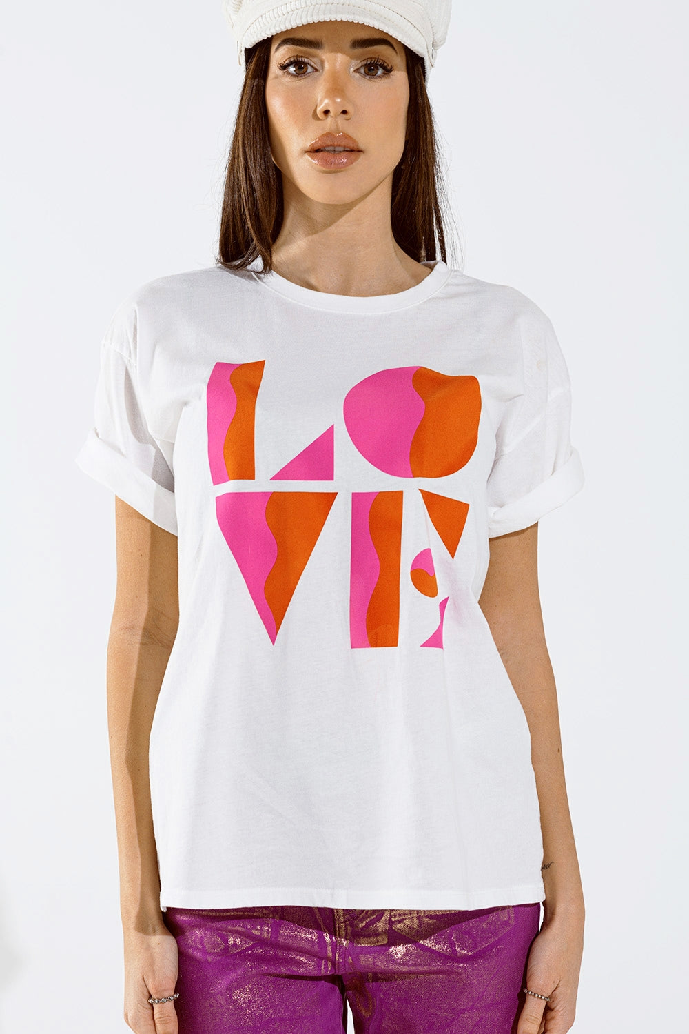 Camiseta con estampado digital art déco LOVE en blanco