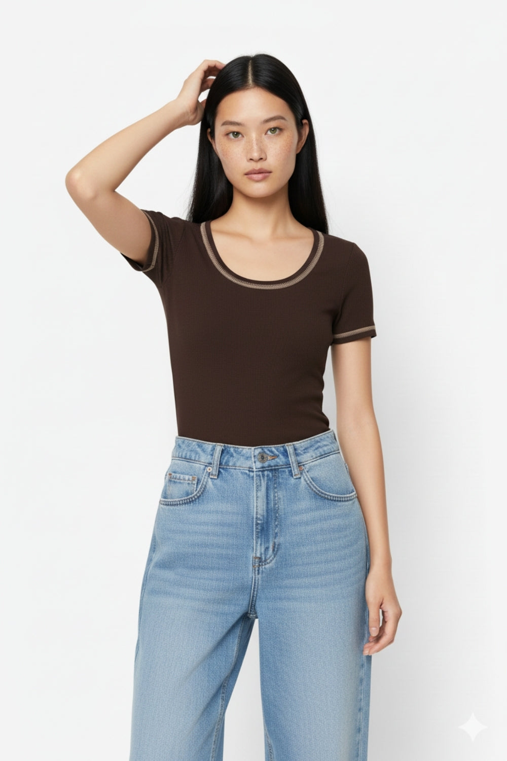 thin knitted sweater In brown With Silver Seam at Round Neck