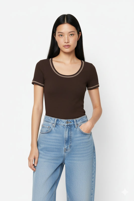 thin knitted sweater In brown With Silver Seam at Round Neck