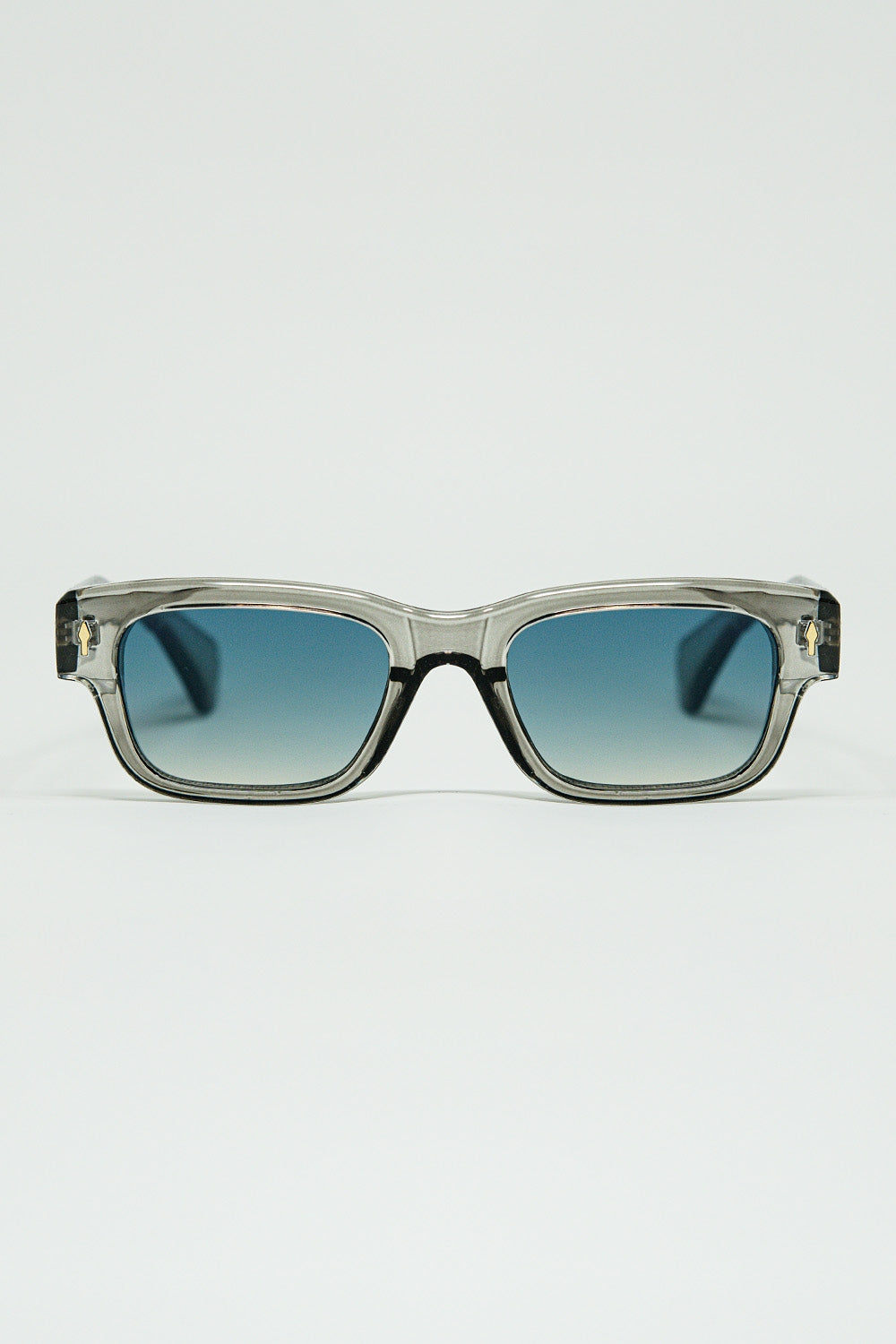 Q2 translucent Grey sunglasses with oval frame